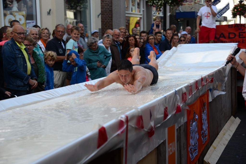 ../Images/Donderdag kermis 012.jpg